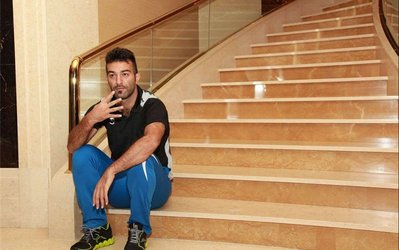 جلسه بازیکنان با هیئت مدیره، حضور طلبکاران و نشان دادن عدد 4 از سوی عمران‌زاده