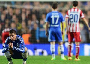 تورس|فرناندو تورس از چلسی، نمی تواند شاهد پنالتی اتلتیکو برابر تیم خود باشد.