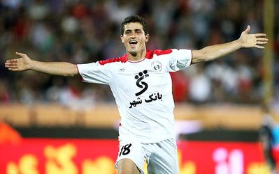 مذاکره استقلال با بازیکنی که از 40 متری به رحمتی گل زد!