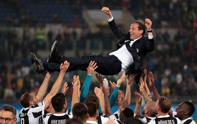 آلگری: اگر بانوی پیر من را اخراج نکند، می مانم