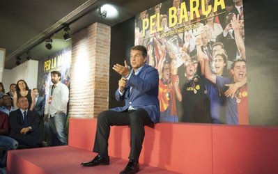 لاپورتا: سران باشگاه شهرت بارسا را خدشه‌دار می‌کنند