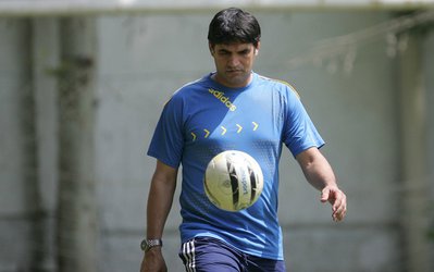 غلامپور: سیاسی را نمی‌شناسم / یک‌شبه تصمیم آماتوری گرفتند