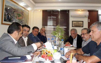 جلسه هیات مدیره استقلال به تعویق افتاد / بررسی گزینه های سرمربیگری