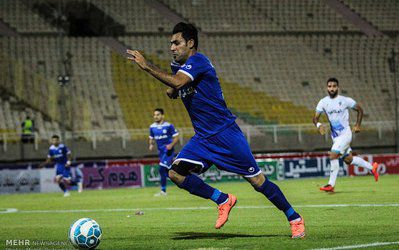 مهاجم ملی‌پوش بر سر چند راهی/ پرسپولیس - استقلال یا تیم‌های دیگر؟