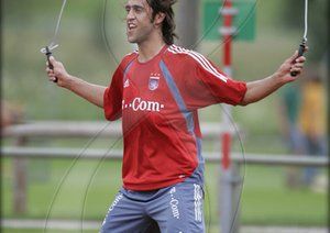 گالری تصاویر علی کریمی|علی کریمی بازیکن سابق بایرن مونیخ و مرد سال آسیا در سال 2004