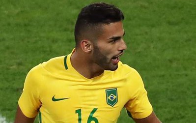 تیاگو مایا پاریسن ژرمن را به بارسلونا و رئال مادرید ترجیح می دهد