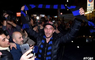 لوکاس پودولسکی برای مذاکره با باشگاه اینتر وارد میلان شد