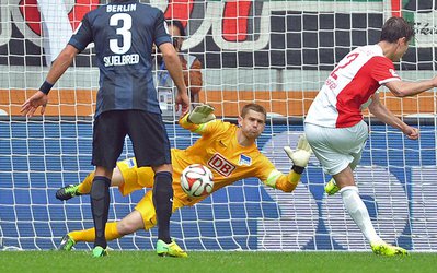 بوندسلیگا | آگسبورگ ۱ - هرتابرلین ۰ / صعود 5 پله‌ای آگسبورگ با غلبه بر هرتابرلین