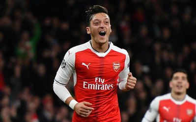 مسوت اوزیل : آینده من در آرسنال به ونگر وابسته نیست