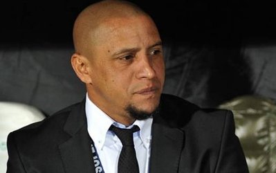 روبرتو کارلوس سرمربی اشکان دژاگه شد