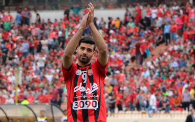 درگیری فیزیکی، نیروی انتظامی را به تمرین پرسپولیس کشاند/ طارمی هواداران را به جان هم انداخت