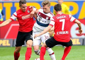 تقابل دو بازیکن|فرایبورگ 2 - 1 بایرن مونیخ / بوندسلیگا