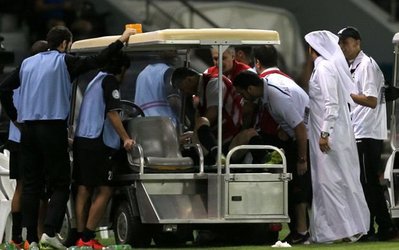 انتقال مجتبی جباری به بیمارستان/ توقف بازی السیلیه به دلیل مصدومیت شدید شماره 8