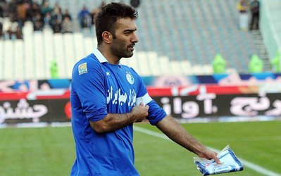 به دلیل فرار مالیاتی/ حنیف عمران زاده مدافع استقلال و پنج بازیکن دیگر ممنوع الخروج شدند