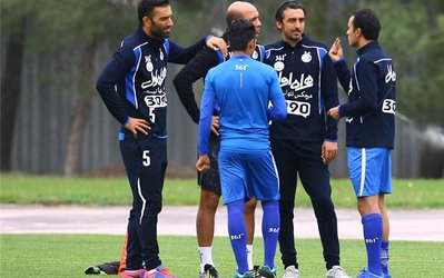 اتفاق روز | موضع‌گیری استقلالی‌های پیشین علیه رحمتی/ پاسخ‌های کاپیتان قانع‌کننده خواهد بود؟