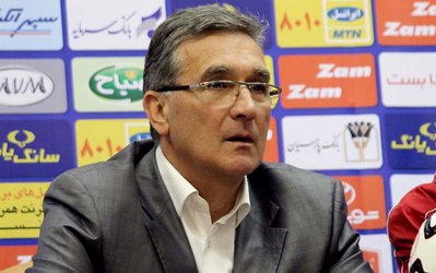 برانکو ایوانکوویچ: خوشحالم و دیگر خطری ما را تهدید نمی‌کند /  ناراحتم که گل‌های بیشتری به پیکان نزدیم