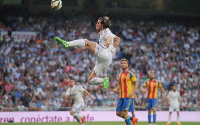 انتقاد شدید مدیر برنامه‌های بیل از یاران ستاره ولزی: کسی به او پاس نمی‌دهد