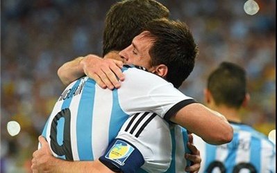 مسی: دوست دارم ایگواین به بارسلونا بیاید