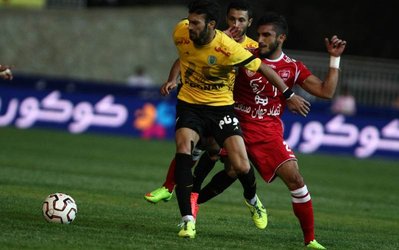 رضاییان در دو راهی استقلال و پرسپولیس / پول، عامل شک مدافع ملی‌پوش