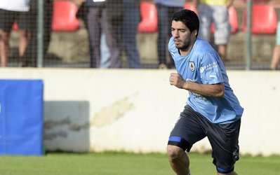 تردید بزرگ در اردوی اروگوئه؛ سوارس به مرحله گروهی می‌رسد؟