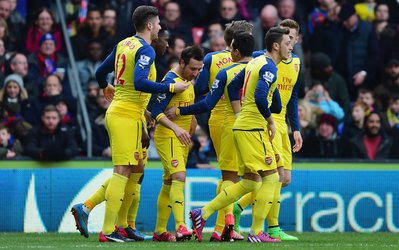 لیگ جزیره | چلسی 1 - برنلی 1 / سوانزی 2 - منچستر یونایتد 1 / کریستال‌پالاس 1 - آرسنال  2 / صدرنشین 10 نفره متوقف شد / شکست عجیب شاگردان فان‌خال و پیروزی توپچی‌ها برابر همشهری + چیدمان تیم‌ها و گزارش تصویری،ویدئوی مسابقه