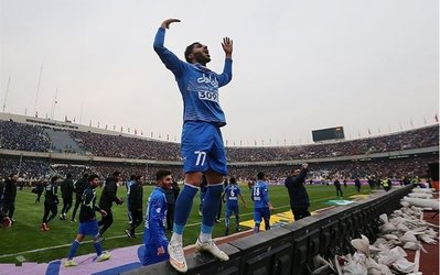 بازیکن جدید استقلال یکشنبه از سوئد می‌آید