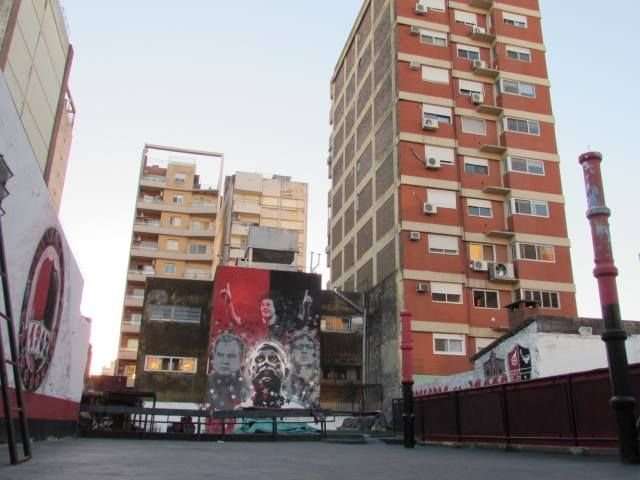 lionel-messi-gerardo-martino-marcelo-bielsa-street-art_161zwkewq5kxf11ap80nk6h97l.jpg