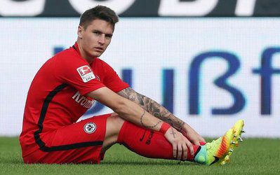 واکنش مقتدرانه باشگاه فرانکفورت به خالکوبی بازیکنش