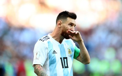 مسی نصف مدت جام جهانی را با قدم زدن گذارند