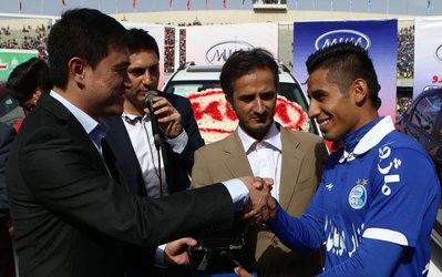 فخرالدینی: با تیمی مذاکره نکرده‌ام و منتظرم تکلیف استقلال مشخص شود / شكست مقابل پرسپوليس دردناك بود