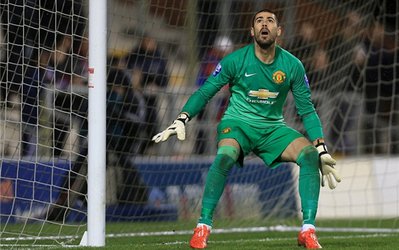 عکس روز | دروازه‌بان سابق بارسا سرانجام برای منچستر یونایتد به میدان رفت