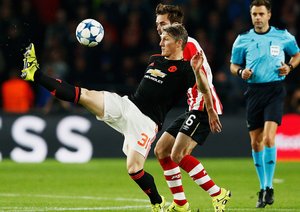 باشتین شواینشتایگر|پی. اس. وی آیندهوون 2 - 1 منچستر یونایتد / لیگ قهرمانان