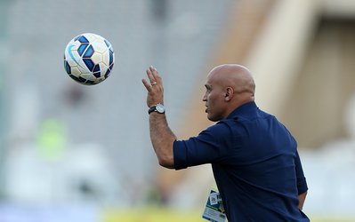 حاشیه‌های دیدار نفت - الاهلی | درگیری لفظی حسینی و بیرانوند و ناراحتی منصوریان