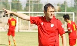 هفته دوم لیگ برتر | حاشیه فولاد - پرسپولیس / اسکوچیچ هم به زمین چمنض ورزشگاه اعتراض کرد