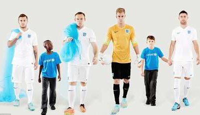 همکاری ستارگان فوتبال انگلیس با یونیسف برای مبارزه با مالاریا