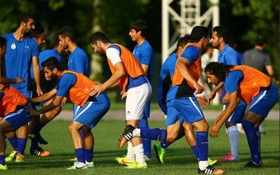 استقلال‌نیوز | غیبت رحمتی و حیدری در تمرین صبح آبی‌ها