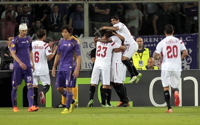 لیگ اروپا | فیورنتینا 0 - سویا 2 / اسپانیایی‌ها با حذفِ ویولا باز هم فینالیست شدند