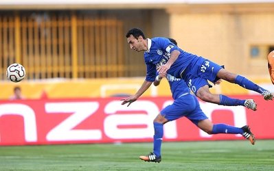 عنایتی: از اول فصل فقط یک کارت زرد گرفته‌ام؛ نه دو اخطاره‌ام نه سه اخطاره/ کرار نباید به اعتراضاتش ادامه می‌داد