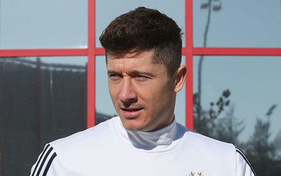 مذاکرات مدیر برنامه های لواندوفسکی با منچستر یونایتد و رئال مادرید و چلسی