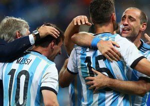 لیونل مسی - زابالتا - مارتین ديميكيليس|شادمانی بازیکنان تیم ملی آرژانتین بعد از پیروزی در ضربات پنالتی و صعود به فینال جام جهانی.