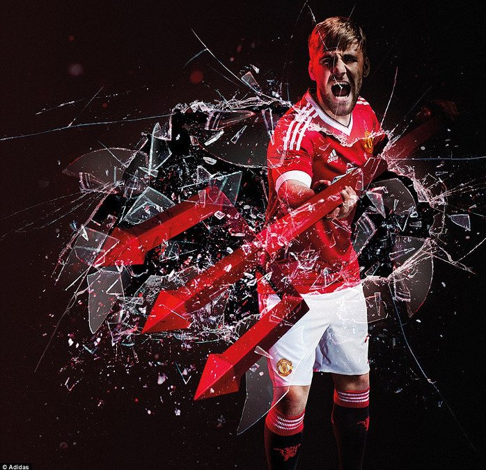 Manchester United - New Kit - 2015-2016- 02 - C.jpg
