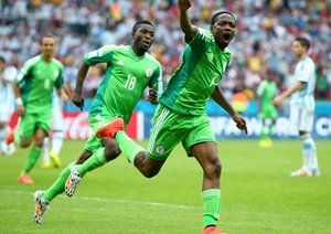 احمد موسی|جشن بازیکن نیجریه ، احمد موسی بعد از گلزن مقابل آرژانتین.