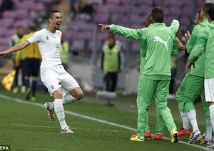 نَبیل بن طالب|شادمانی بازیکنان تیم ملی الجزایر بعد از گلزنی مقابل رومانی