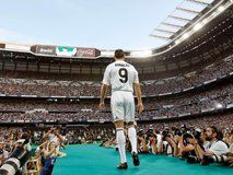 Mark Jones|بیست نقل و انتقال برتر تاریخ فوتبال جهان