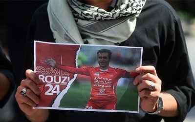 پیکر نوروزی به ورزشگاه درفشی‌فر برده شد