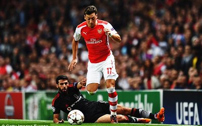 اوزیل: بعد از دوازده هفته به تمرینات بازمی‌گردم / می‌خواهم به تیم ملی آلمان و آرسنال کمک کنم