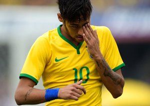 نیمار|عکس العمل بازیکن با تکنیک برزیل نیمار در بازی مقابل صربستان.