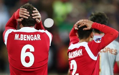 بنگر باز هم پایش را گچ می‌گیرد / عالیشاه مصدوم شد