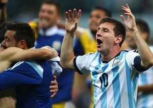 لیونل مسی|شادمانی لیونل مسی بعد از پیروزی در ضربات پنالتی و صعود به فینال جام جهانی.