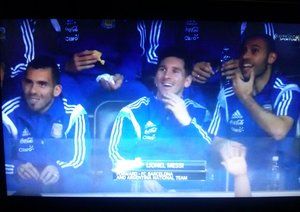 تیم ملی آرژانتین در حال تماشای بسکتبال NBA|None